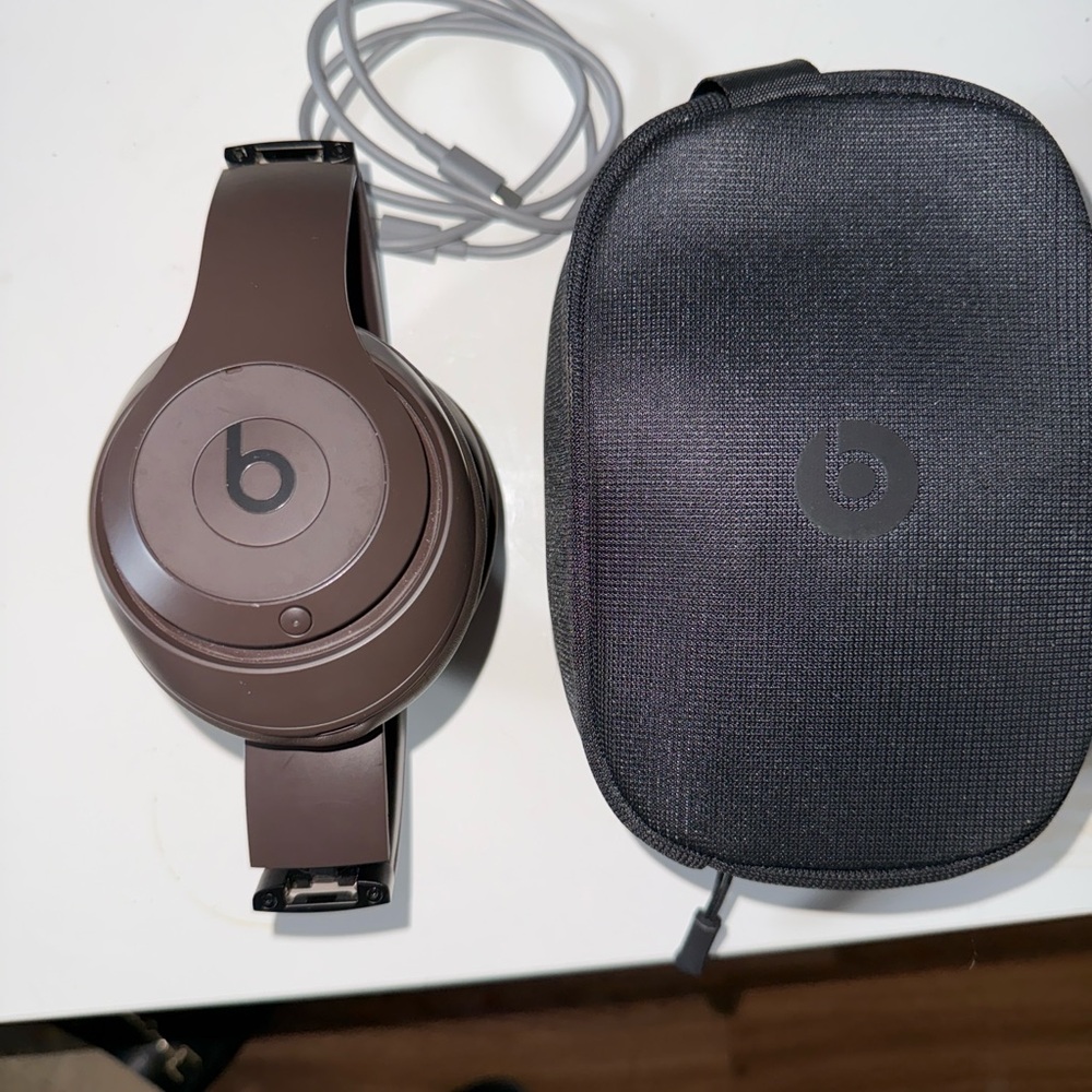 Beats by Dre Brown Over-Ear Headphones - Picture 1 of 4
